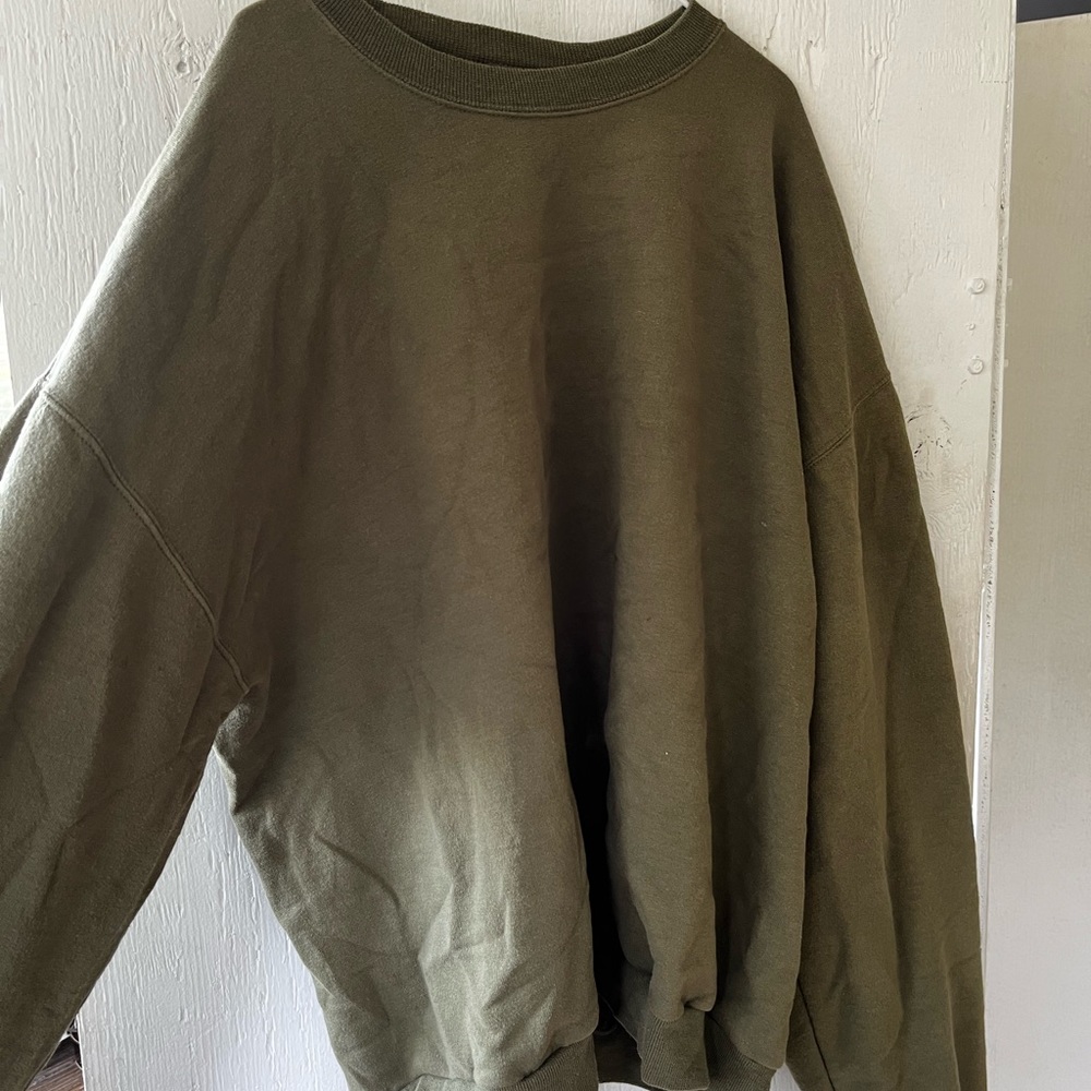 sweatshirt
